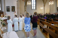 1. Heilige Kommunion in St. Crescentius (Foto: Karl-Franz Thiede)